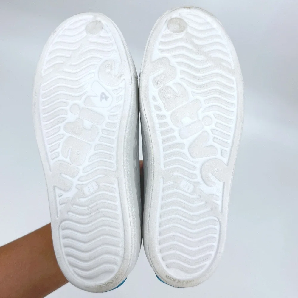 Native Kids White Shoes Sz 1